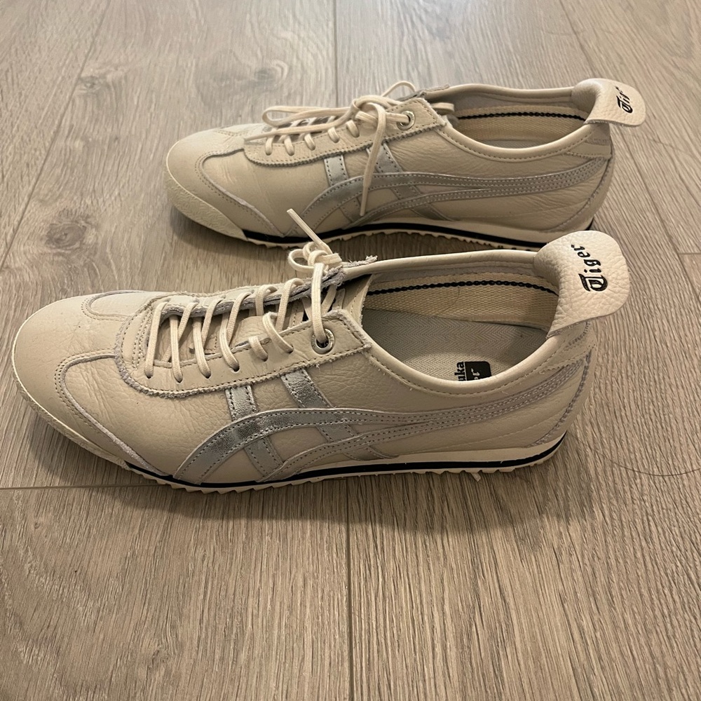 Onitsuka Tiger Cream/Silver Sneakers